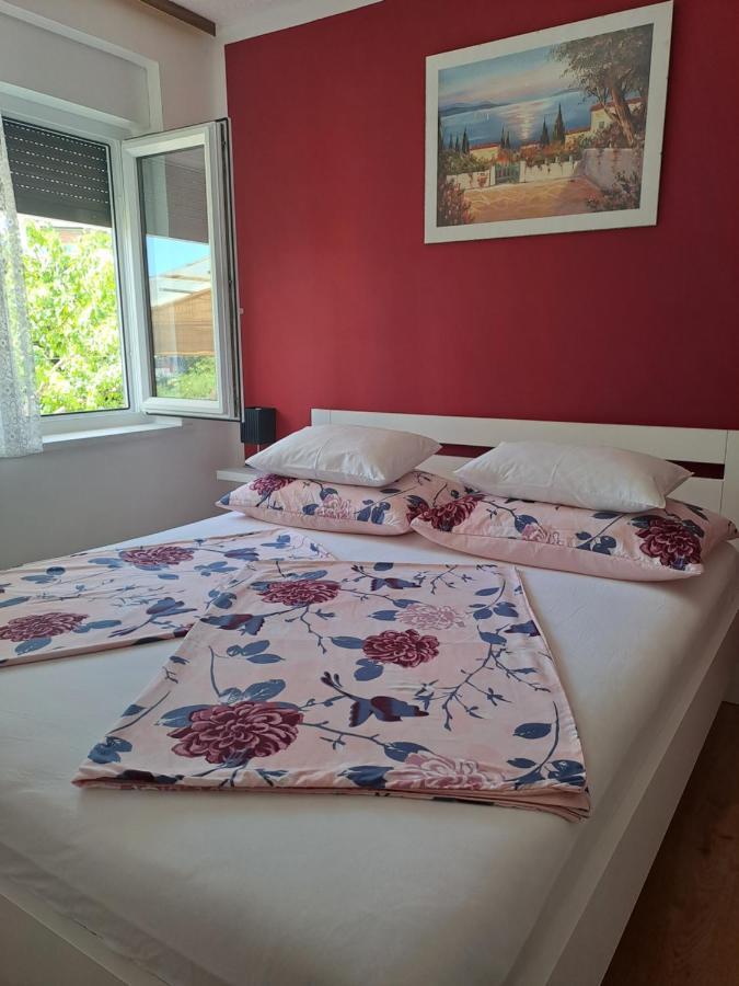 Studio Apartments Maslinik Krk Town Eksteriør bilde