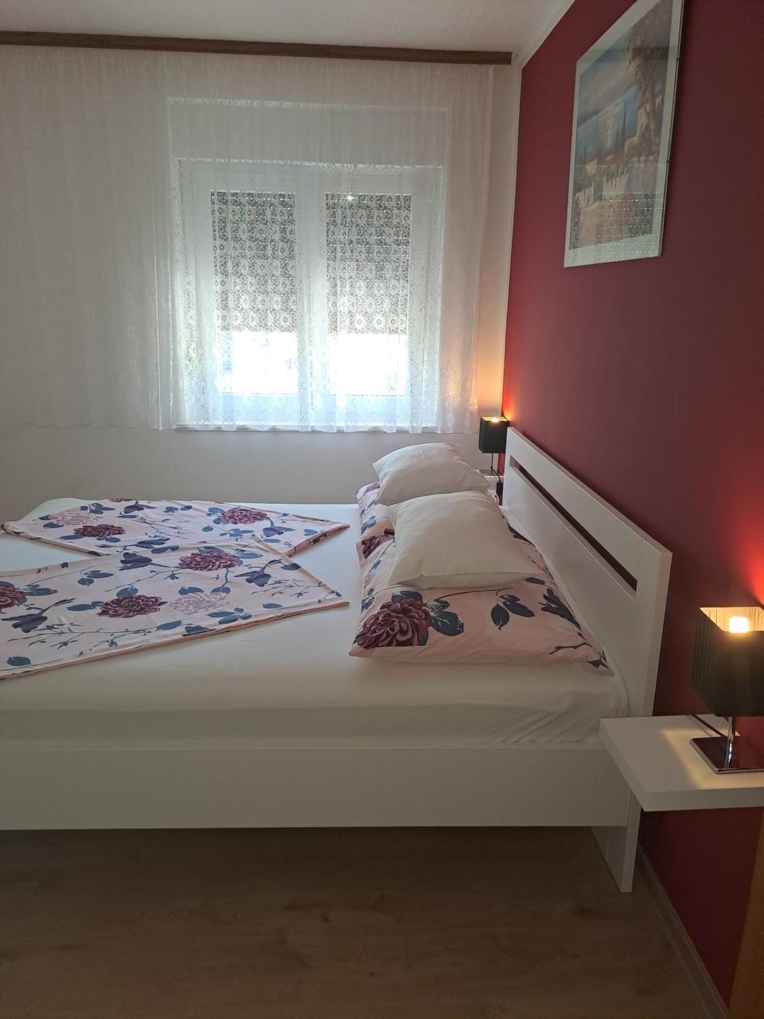 Studio Apartments Maslinik Krk Town Eksteriør bilde