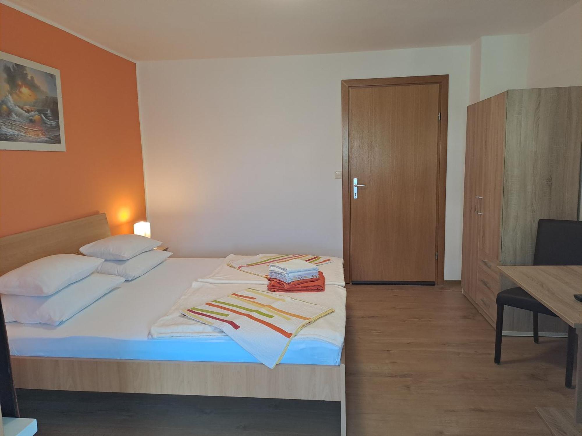 Studio Apartments Maslinik Krk Town Rom bilde