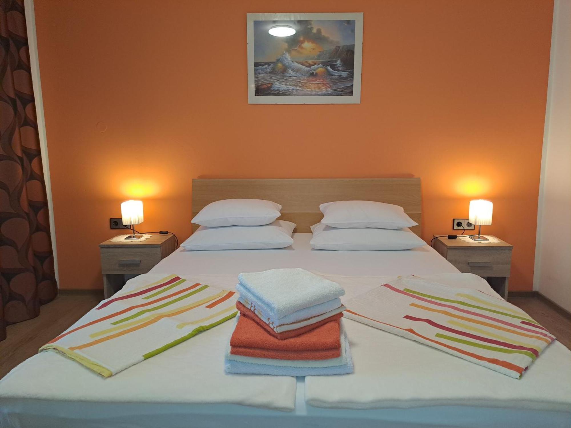 Studio Apartments Maslinik Krk Town Rom bilde